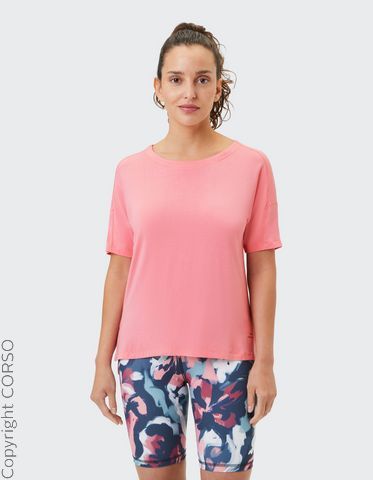 D T-Shirt Rae